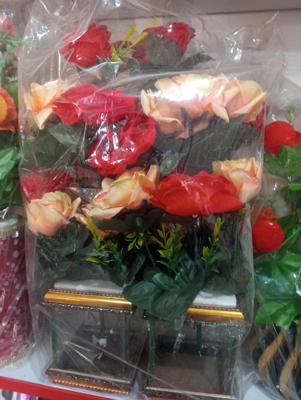 Home decoration items very beautiful flowers tables decorate rates 2pc